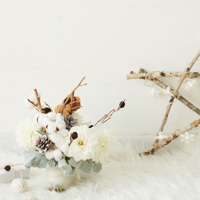 【冬の花色配色】白ベージュ茶色　クリスマス直前でも間に合う！ 簡単な星形オブジェの作り方つき