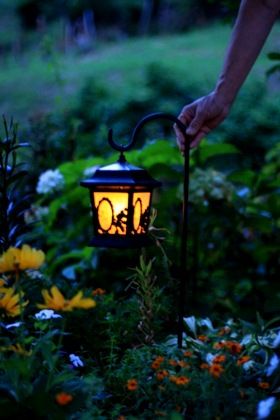 おすすめガーデニンググッズ　ソーラーライト