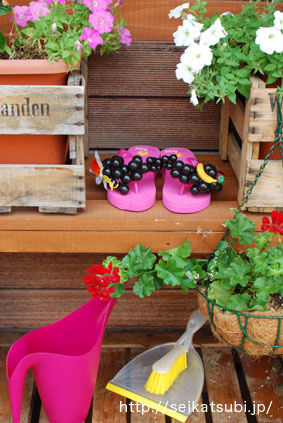 秋にも使う！デコラティブなビーチサンダル