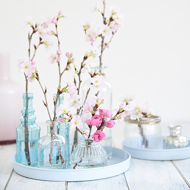 枝ものをカジュアルなテーブルフラワーとして飾るコツ