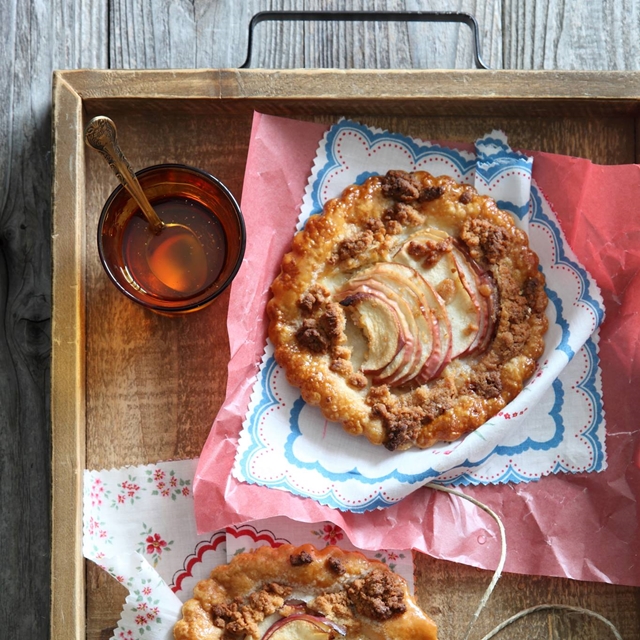 片手でもてるミニサイズ　自由が丘「BLOOM’S」のアップルパイがおすすめ♪