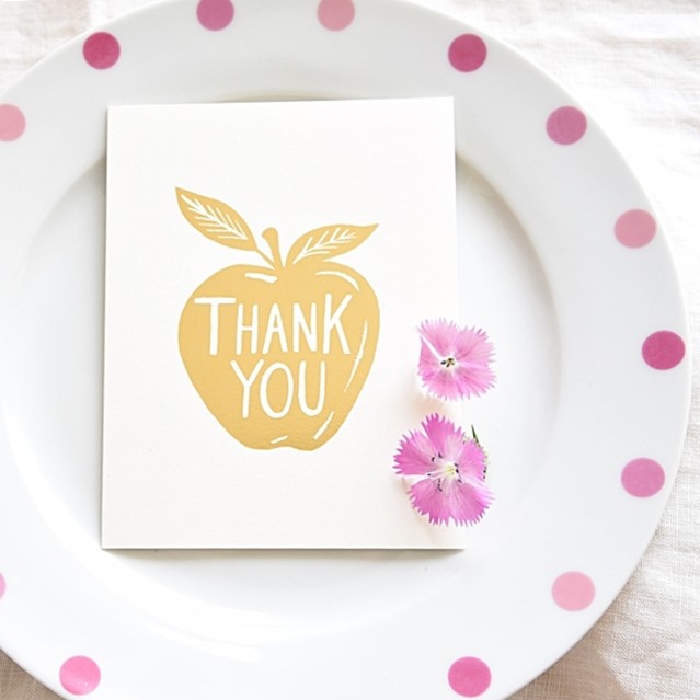 母の日は大好きなお母さんへ朝食を作ってあげよう♪　エディブルフラワーサラダの朝ごはん