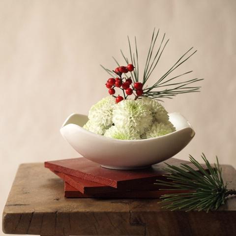 スプレーマム2本でできる！鏡餅みたいな簡単お正月アレンジメントの作り方