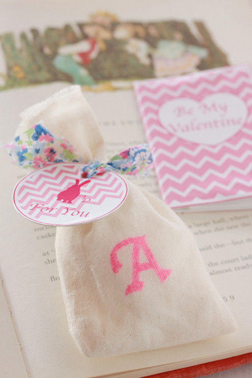 お友達のイニシャル入りプチギフトで“ありがとう”の気持ちをつたえよう