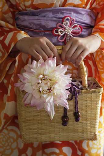 浴衣の季節に　シルクフラワーの手づくりアクセサリー