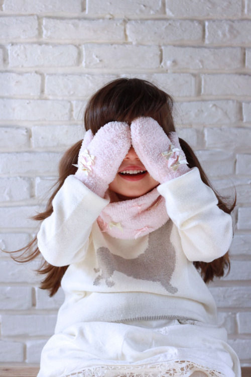 子どもと一緒にできる！縫わずに貼るだけ「裁ほう上手」で、腹巻きがスヌードに!?