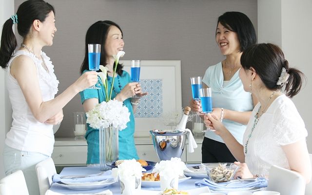残暑を乗り切る！　ブルーをテーマにさわやか女子会