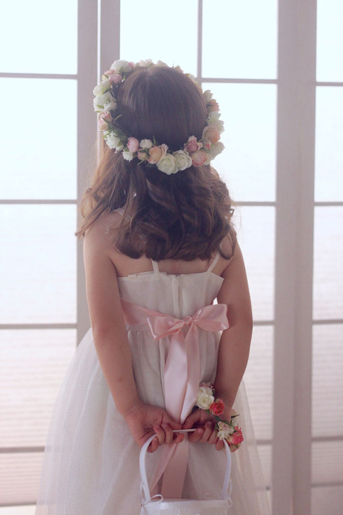 女の子の憧れ♪　バラとラナンキュラスの花冠でフラワーガール