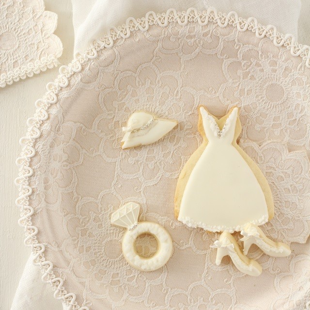 アイシングクッキーを合わせて魅力倍増!!　紙皿を使った簡単カルトナージュ