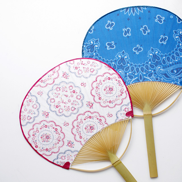 好みの柄をコピーして貼るだけ♪ ファッションに合わせたうちわの作り方