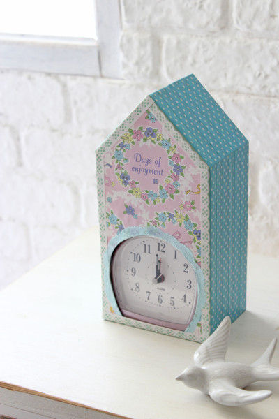 置くだけでお部屋が華やかに♪　花柄『Birdhouse clock』