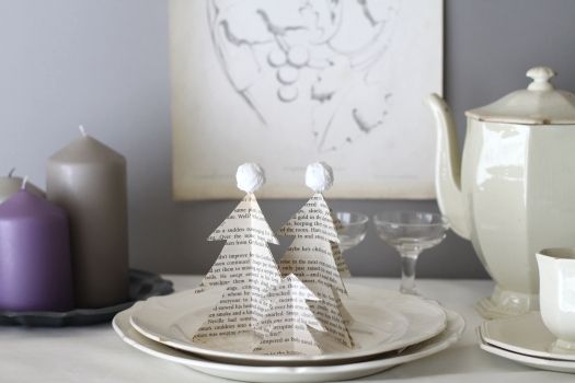 2012クリスマス・5　洋書を切って貼るだけ！のプチ・ツリー