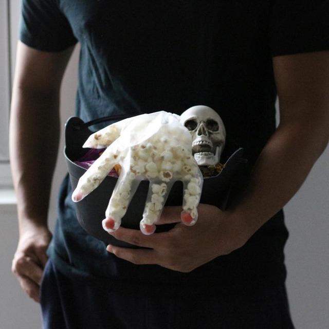 ２分で完成！飾って配れるハロウィンギフト「ポップコーンハンド」