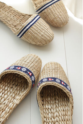 籐のスリッパをマリン風にアレンジ