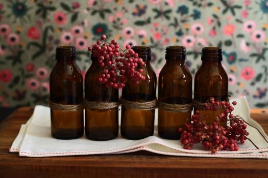 栄養ドリンク瓶が試験管フラワーベースに？！