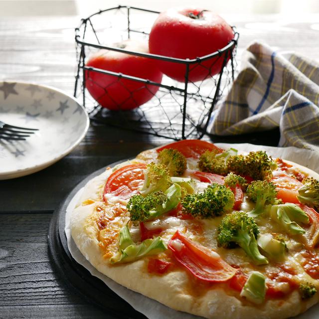 オーブンまで30分！時短発酵で作る簡単ピザの作り方