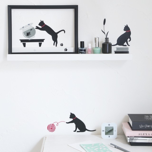 100均のウォールステッカー　いたずらネコちゃんで壁デコ!