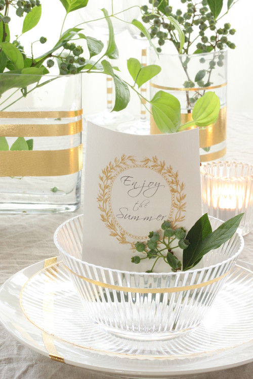 カッティングシールを切って貼るだけ！　華やかな夏のテーブルコーディネート