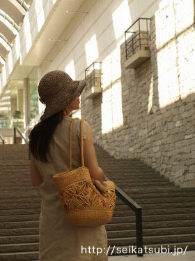 晩夏にぴったり！琥珀色のエレガントジュエリー