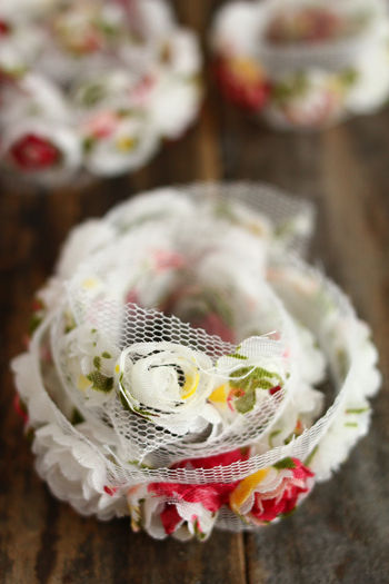 巻くだけ！１００均バラのレースでかわいいアレンジ