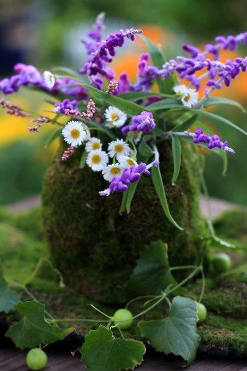 フェイクモスマットで、手づくり花器