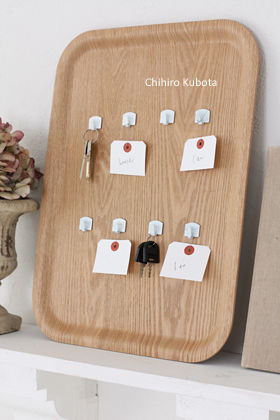 １００円フックと無印良品トレイで作る鍵ホルダー