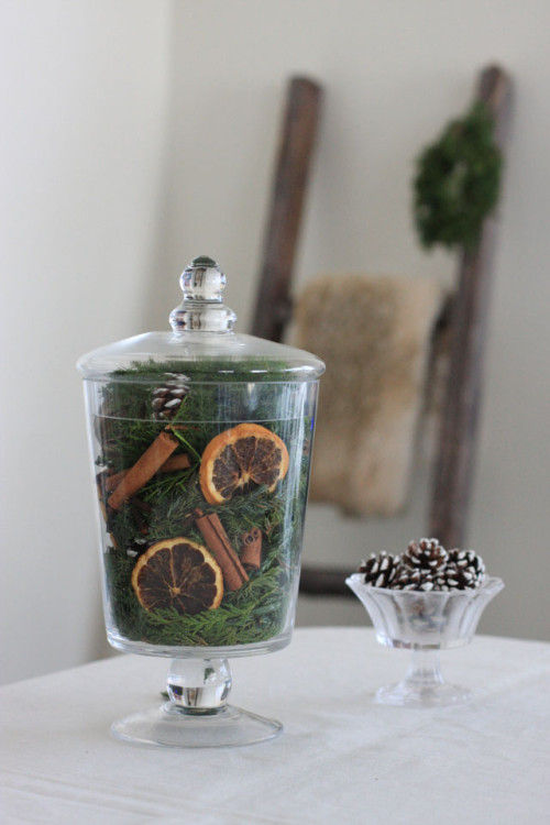 リースの残った材料で、クリスマスポプリをつくりましょう