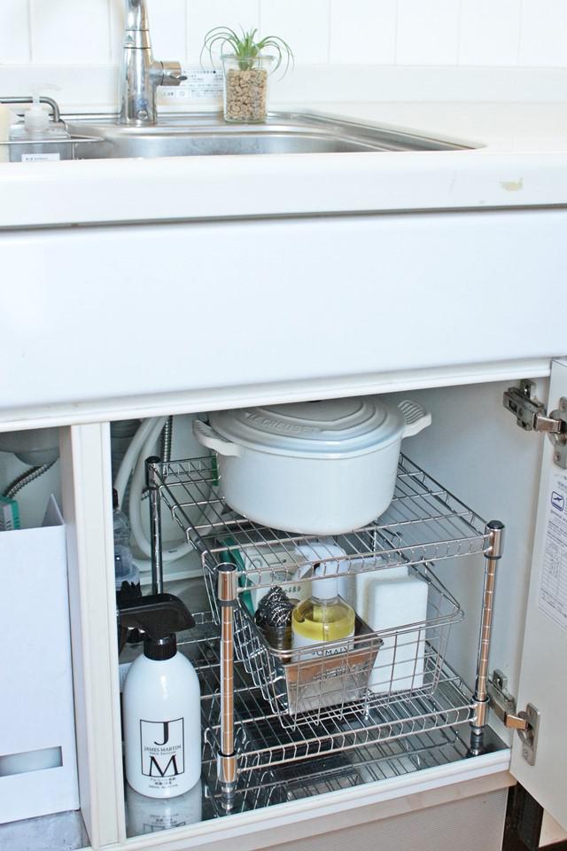 プチプラでデットスペースを活用！ 開き扉タイプのキッチンシンク下収納術　前編