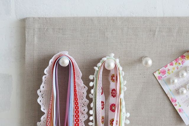 流行のコットンパールでプッシュピン　お部屋も可愛く♪