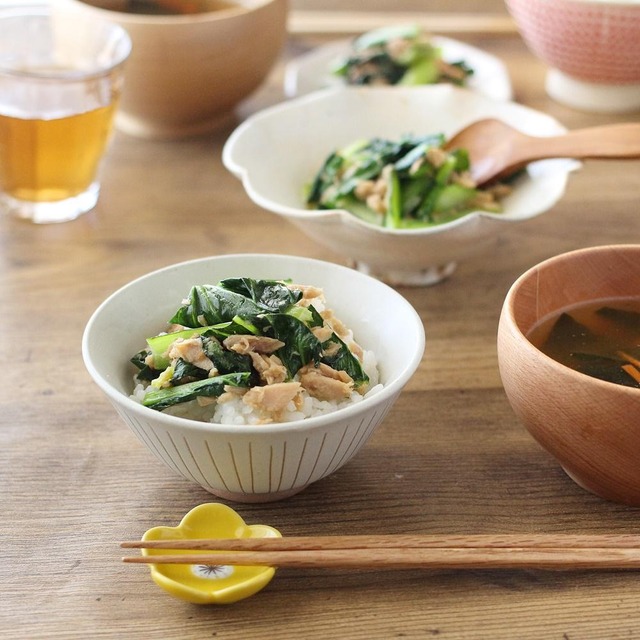  5分で完成！子どもも喜ぶ小松菜を使った朝ごはんレシピ　２品