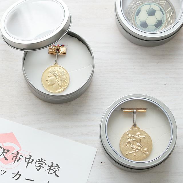 100均収納術！ ダイソー「マグネットケース」で「子どものメダル」を整理