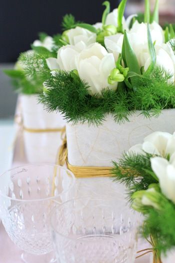 新鮮！和紙の器と純白の花のお正月アレンジメント