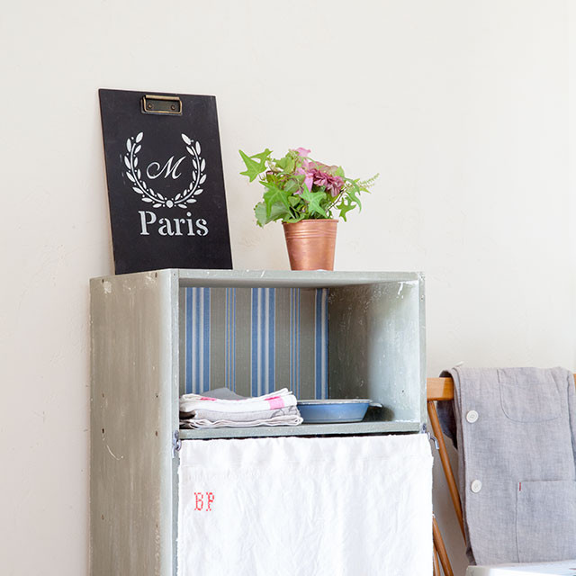 週末ペイントDIY♪ 輸入壁紙でカラーボックスを海外風にリメイク