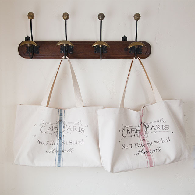 ステンシルを使って簡単に、手作りでフレンチ・ロゴバッグ