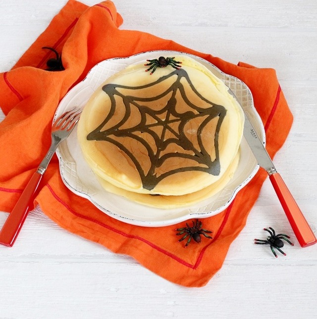 子どもが喜ぶ！簡単ハロウィンレシピ　「お絵かきパンケーキ」の作り方