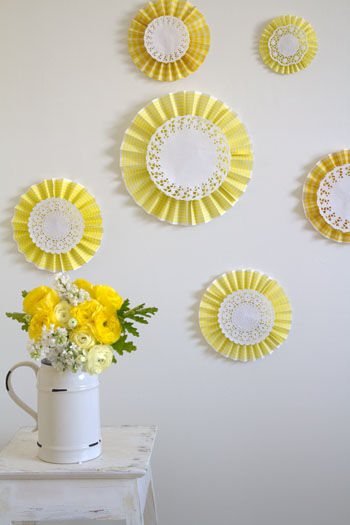 卒園・卒業に、ペーパーで勲章風飾り