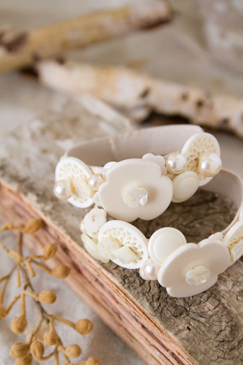 ボタンで作るアクセサリー