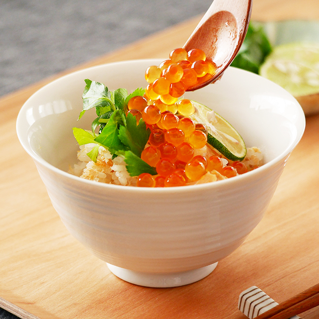 炊飯器で簡単！鮭といくらの親子ごはんの作り方