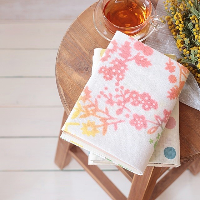 手ぬぐいで簡単♪　ブックカバー