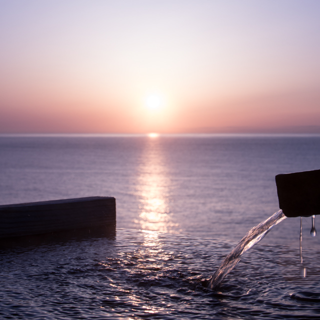 【ワンコとおでかけ】波の音をBGMに　源泉かけ流しの小さな湯宿「福の湯」