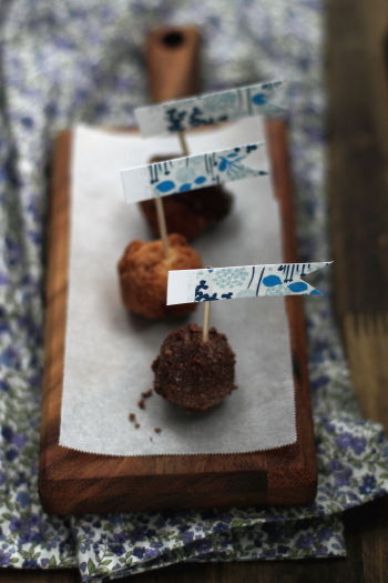 マスキングテープを使って、こいのぼりの手作りピッグ