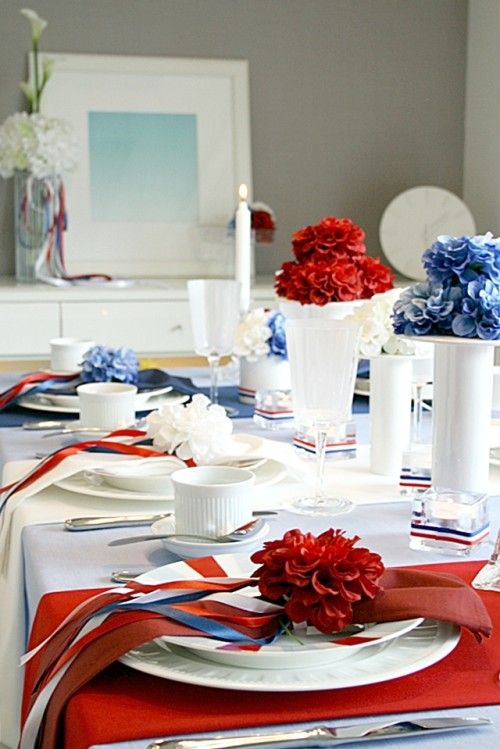 パリ祭を楽しむ♪　トリコロールのテーブルで女子会開催！