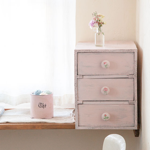 少々の失敗はOK！ニュアンスを出す重ね塗り アニースローンペイント