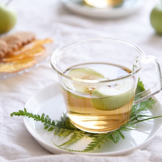 涼やかに真夏のおもてなし　シダ植物を使ったグリーンコースター