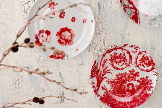 カワイイお皿をプレートハンガーで壁に飾っちゃおう♪