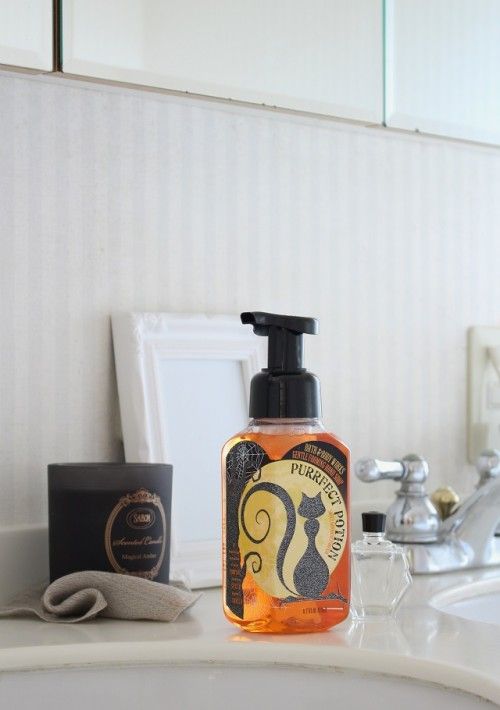 パウダールームでも Happy Haloween!　おしゃれなハンドソーブ