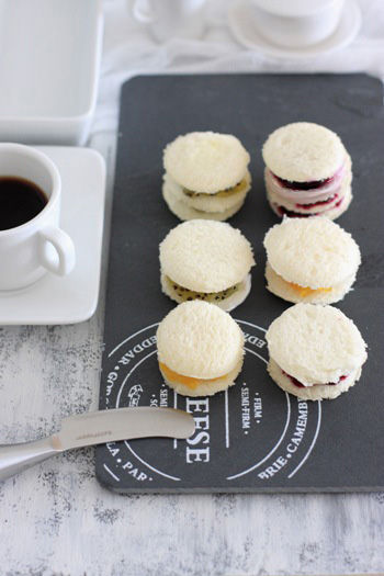 手づくりトロピカルジャムとふかふかパンでマカロン風サンド