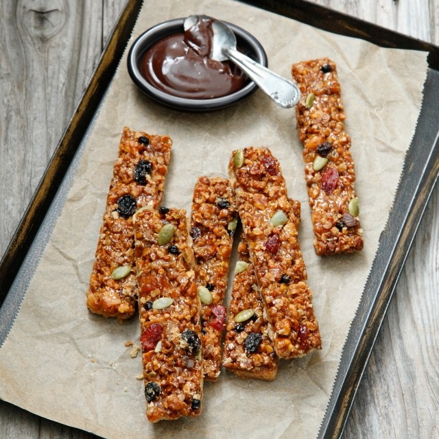 ざくざく食感が美味しい！　簡単＆手作りフロランタン風グラノーラバー