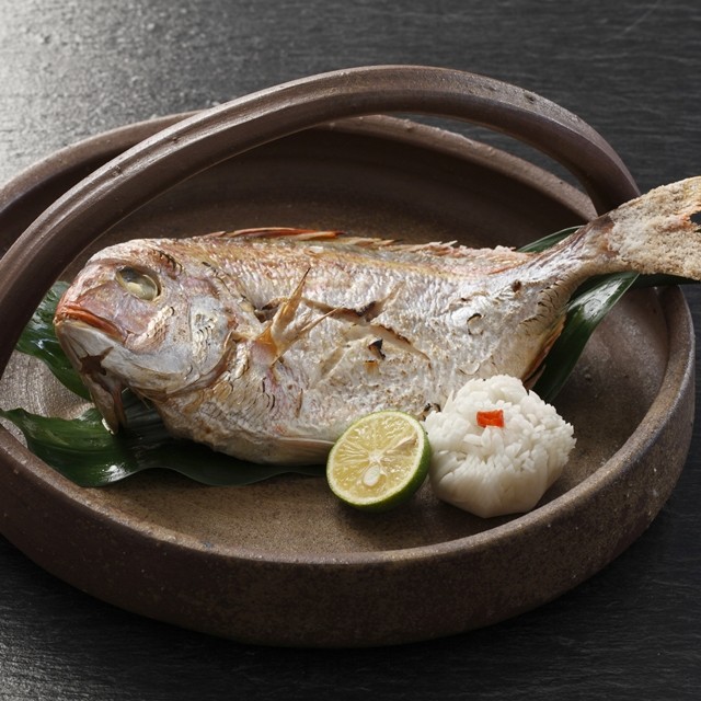 オーブンで焼けばきれいに仕上がる♪「鯛の姿焼き」作り方＆盛りつけのコツ