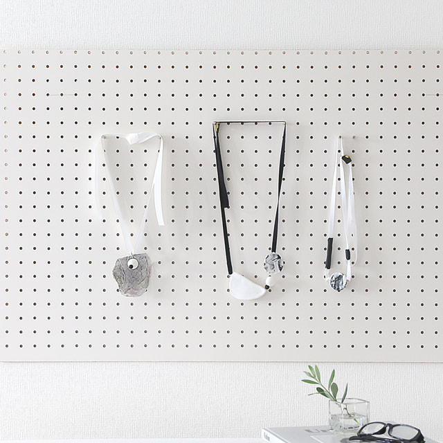 ダイソー100均の樹脂粘土で大人の工作♪  モノトーンネックレスの作り方